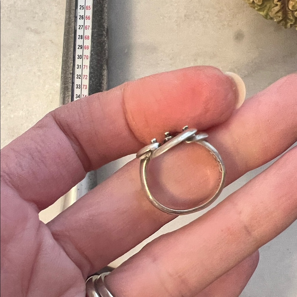 Artisan Mexican Sterling Silver Ring - Picture 13 of 13